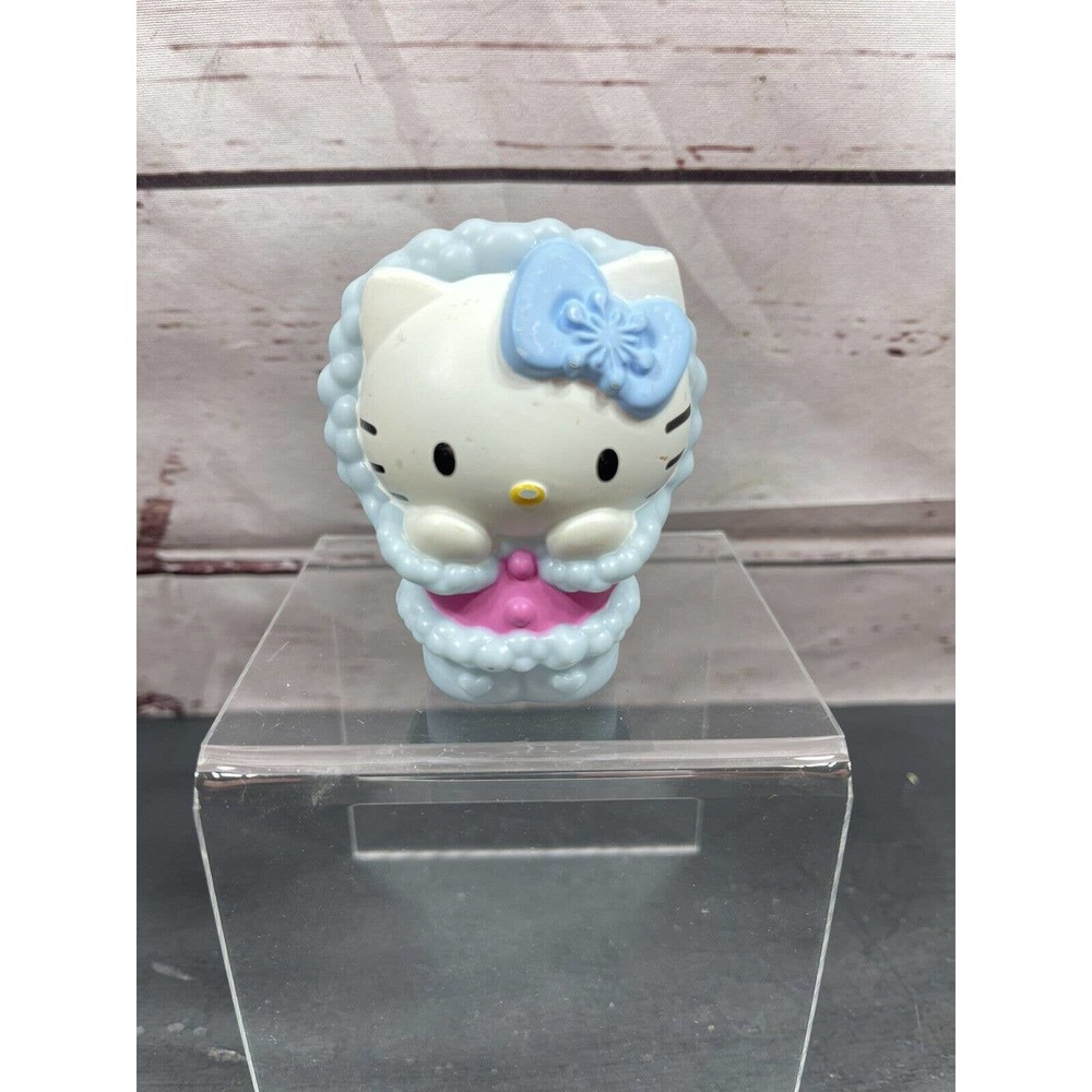 McDonalds 2011 Winter Hello Kitty with Blue Snow Fuz Kids Happy Meal Toy
